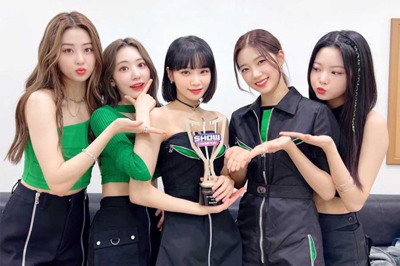 HYBE  LE SSERAFIM以5人組合活動