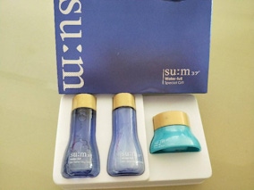 會呼吸的發酵補水法！su:m37活水潤澤酵能保濕組從補水蛋白下手，肌膚美肌模式天天開外掛～