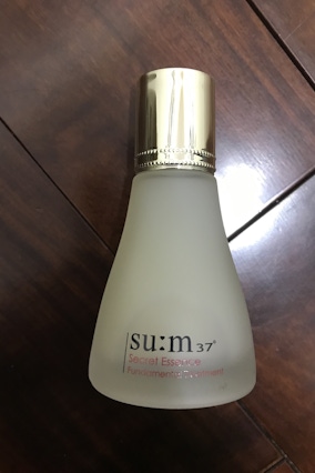 su:m37經典肌秘露配方升級好評推薦！明星複方酵母精華，透過264小時3次再發酵，有效改善肌膚狀態，奇蹟活酵潤澤有感～