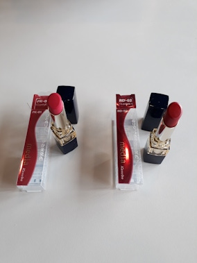 網友公認「包色首選」，《media媚點水灩光唇膏》體驗滿意度大公開！唇膏試用推薦