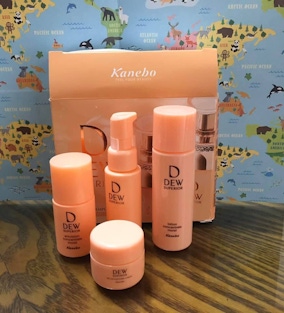識貨行家瘋狂搶購DEWS隱藏版超值限量保濕贈品組！你試過沒？