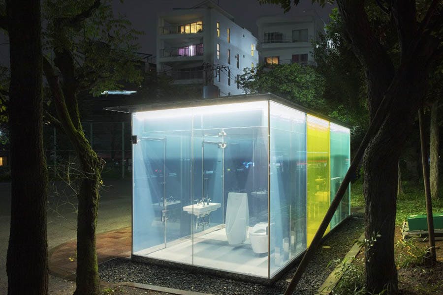 顛覆你對公廁的想像！日本「Tokyo Toilet」絕美透明廁所設計，美到當景點打卡｜景點推薦