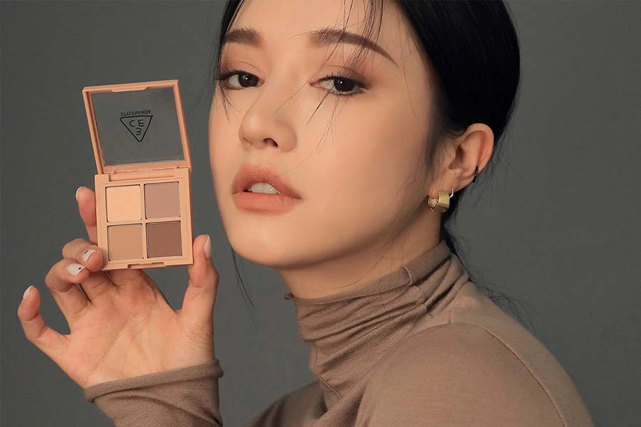 臥蠶眼妝教學 3CE MINI MULTI EYE COLOR PALETTE #FLAT CALL|美周報