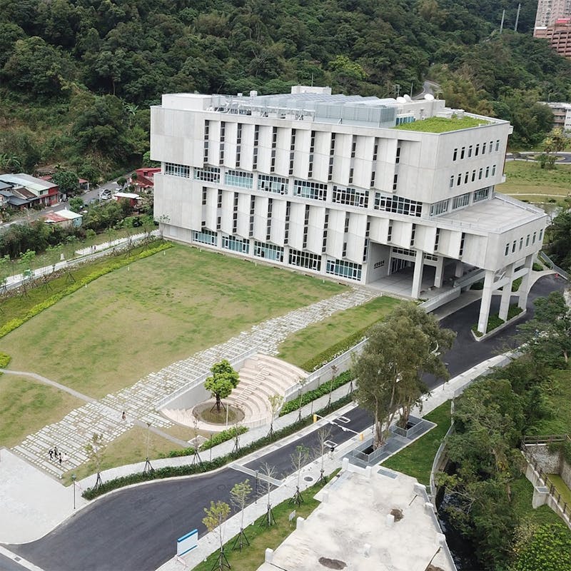 全台超美圖書館｜政治大學達賢圖書館