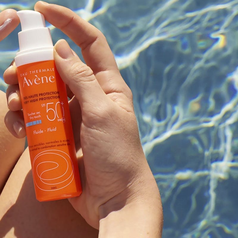 身體防曬推薦Avène 雅漾 全效極護輕透防曬液 SPF50+｜美周報