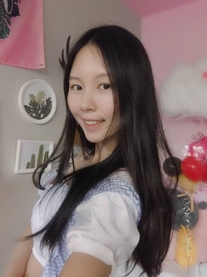 廖O心