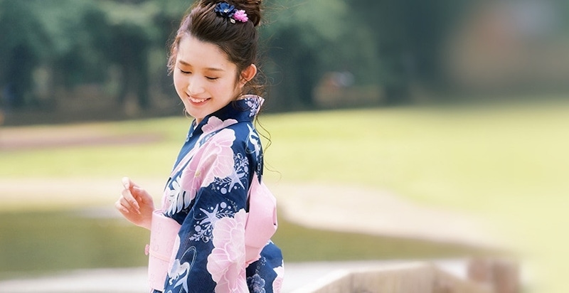 迪士尼推出夏季浴衣超夢幻，就算沒參加花火大會也很值得來辦個浴衣趴～｜聯名推薦