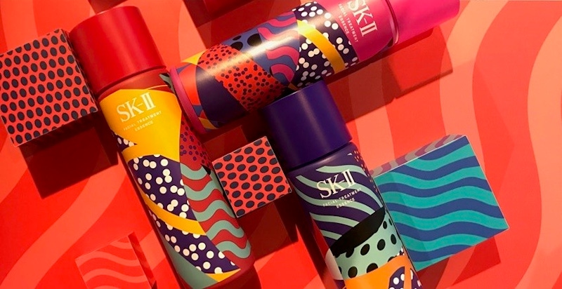 青春露限量版潮到出水！SK-II聯手澳洲新銳藝術家Karan Singh打造神仙水新包裝｜美妝新訊